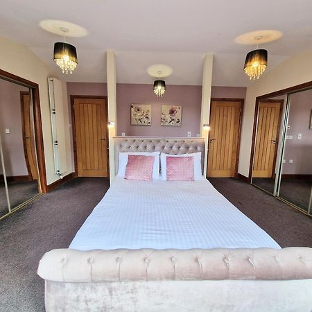 Torridon 1 With Private Hot Tub - Fife - Loch Leven - Lomond Hills- Pet Friendly Villa Kelty Buitenkant foto