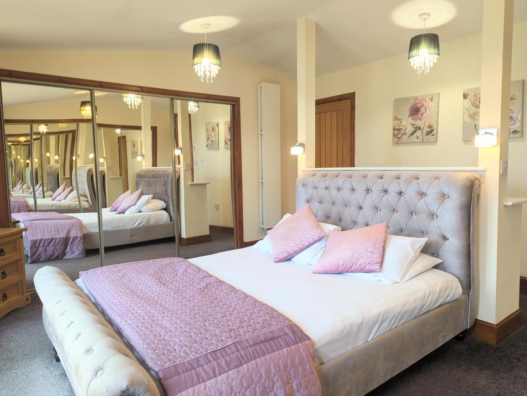 Torridon 1 With Private Hot Tub - Fife - Loch Leven - Lomond Hills- Pet Friendly Villa Kelty Buitenkant foto