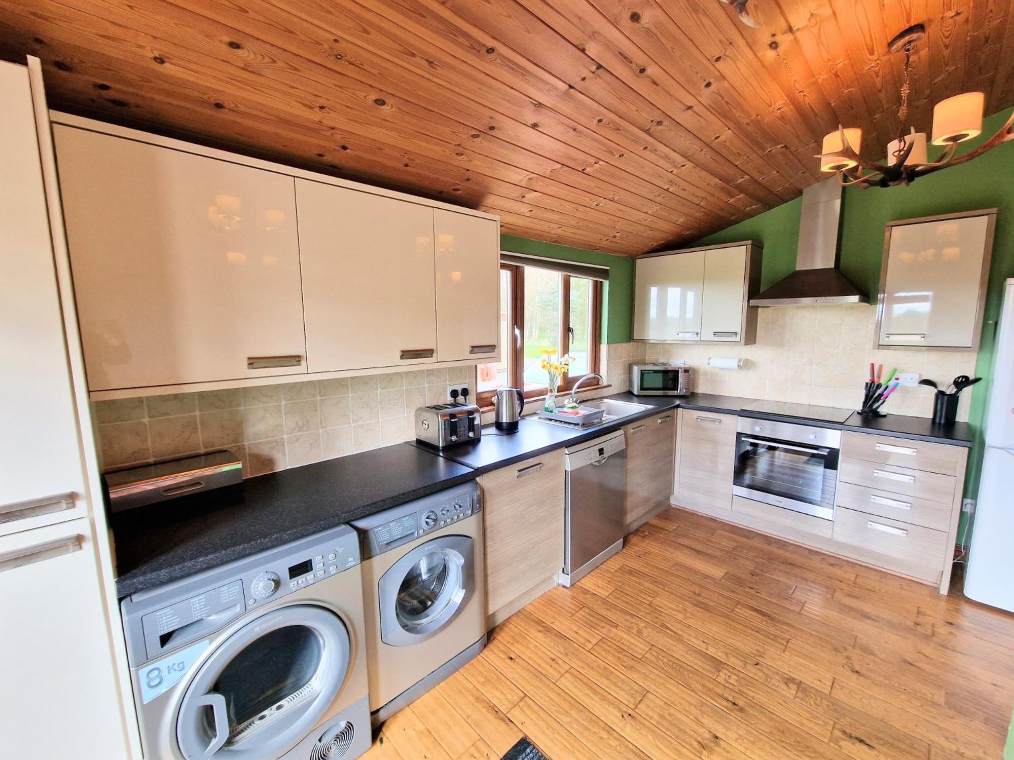 Torridon 1 With Private Hot Tub - Fife - Loch Leven - Lomond Hills- Pet Friendly Villa Kelty Buitenkant foto